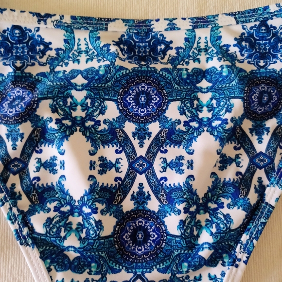 VENUS Tassel Tie-Side Bikini Bottom, size 4 - Picture 8 of 11